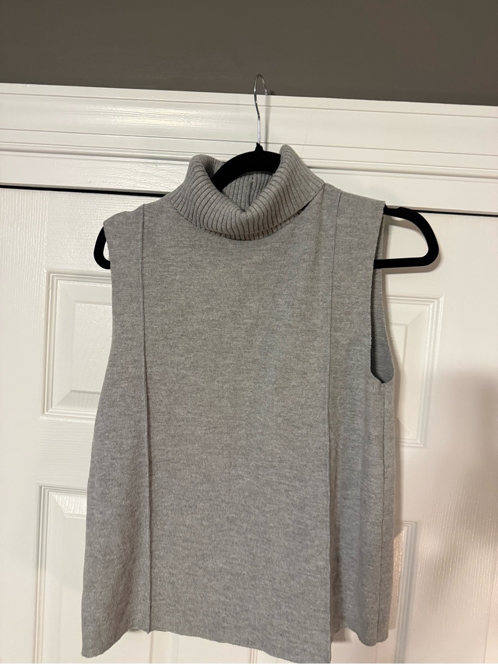 Zara Sleeveless Turtleneck Sweater - Light Gray